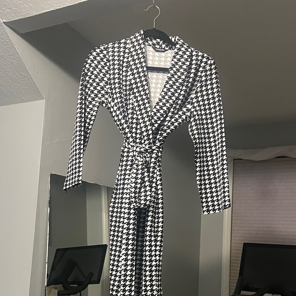 Black and White Houndstooth Long Sleeve Dress
